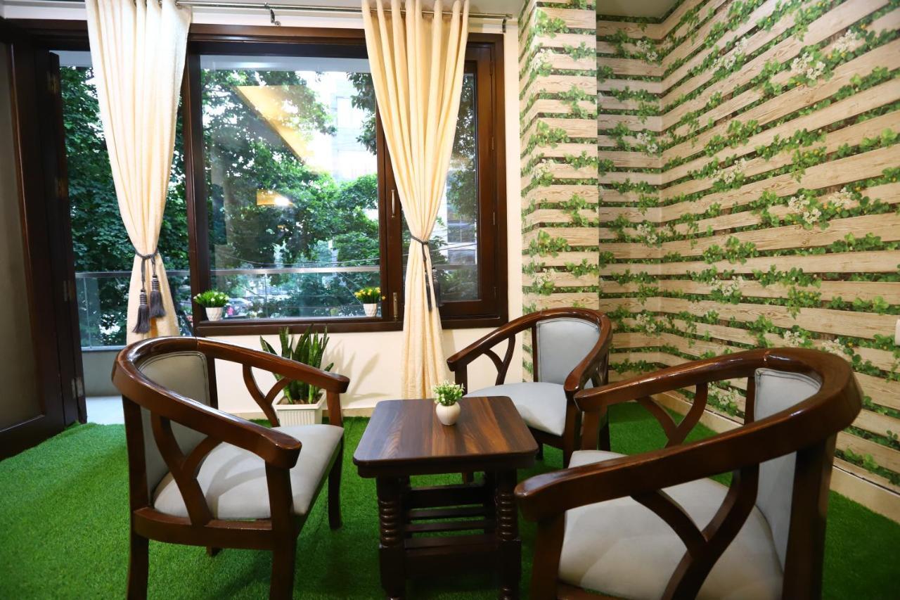 Hotel Nature View Green Park Metro Couple Friendly Нью-Дели Экстерьер фото